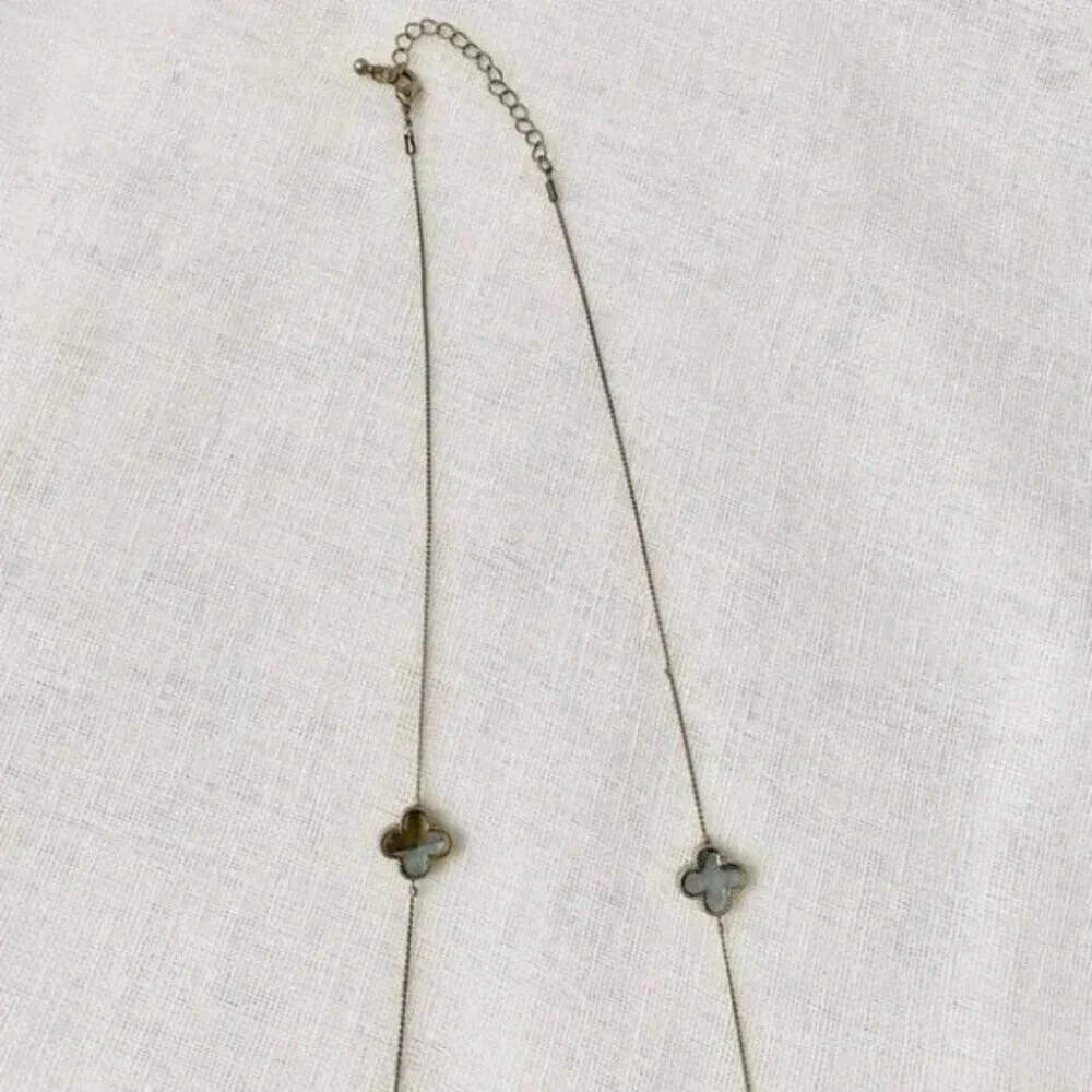 VINTAGE ABALONE SHELL FLOWER CUTTING NECKLACE